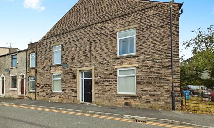 2 Bedroom Flat To Rent In Benyon Street, Lees, Oldham, OL4