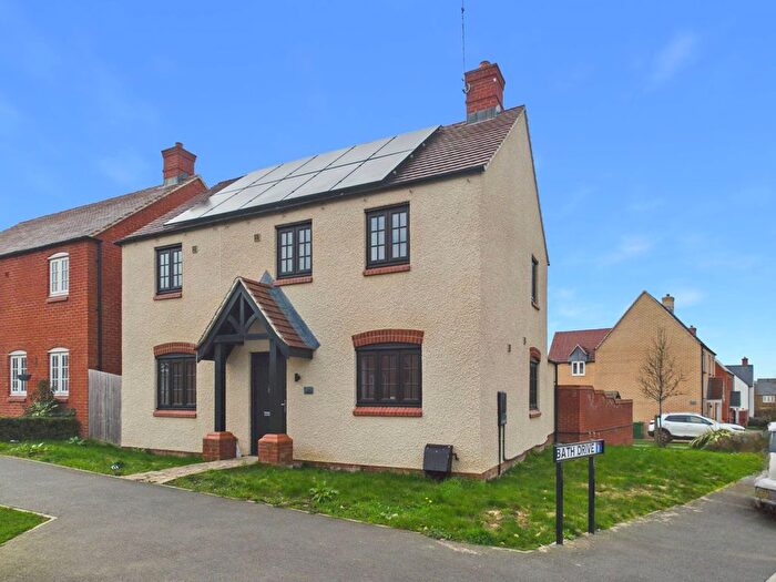 3 Bedroom Detached House For Sale In Hexham Street, Towcester, NN12
