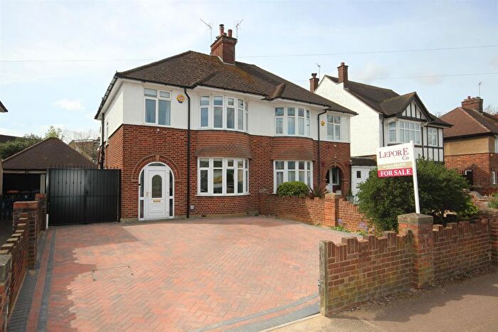 3 Bedroom Semi-Detached House For Sale In Cardington Road, Bedford, MK42