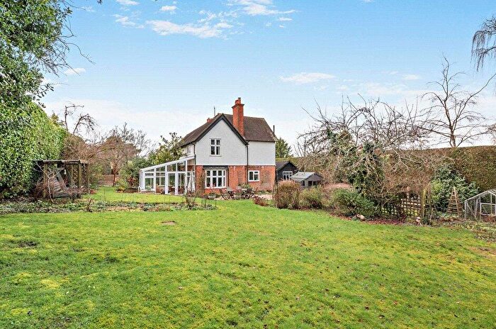 5 Bedroom Detached House For Sale In Andover Road, Newbury, Berkshire, RG14