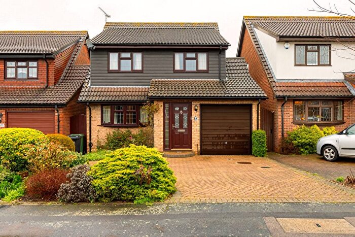 4 Bedroom Detached House For Sale In The Warren, CM12