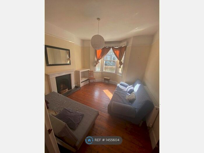 1 Bedroom Flat To Rent In Ferndale Road, London, SW4