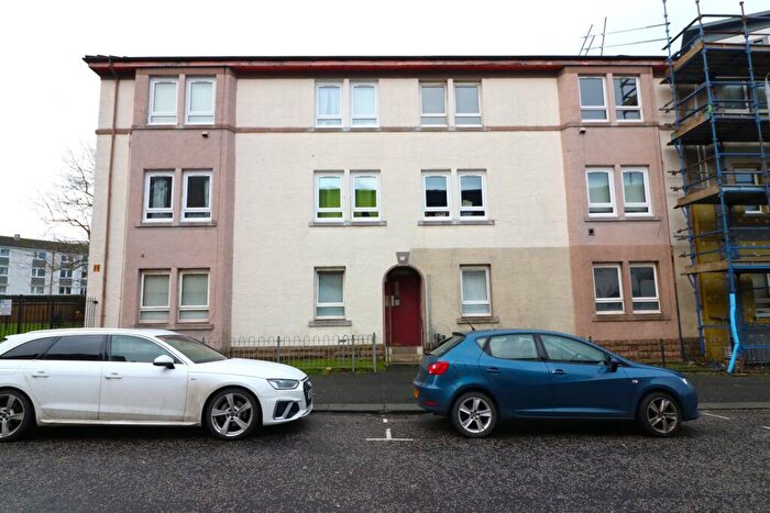 2 Bedroom Flat To Rent In Clarence Street, Paisley, PA1