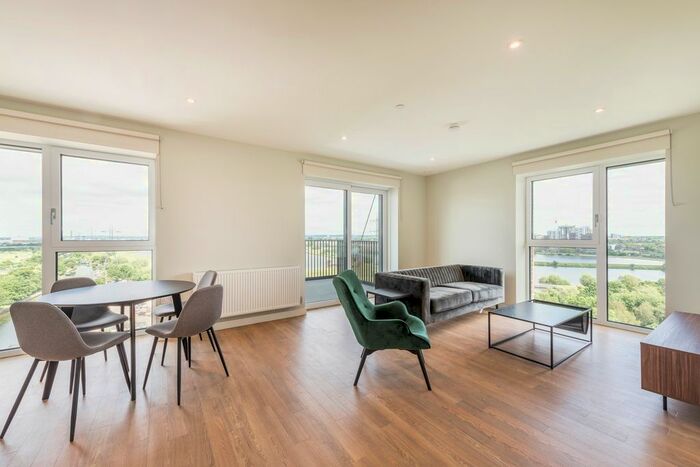 2 Bedroom Flat To Rent In Hale Wharf, London N17