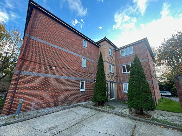 1 Bedroom Flat To Rent In Eleanor Way, Waltham Cross, EN8