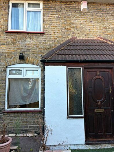 3 Bedroom Semi-Detached House To Rent In Sterry Road, Barking, IG11