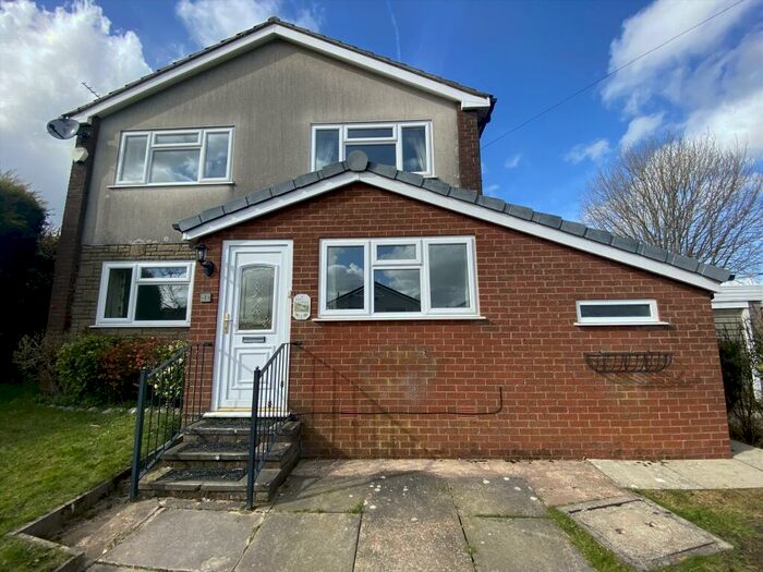 4 Bedroom House To Rent In Ribble Close, Withnell, Chorley, PR6