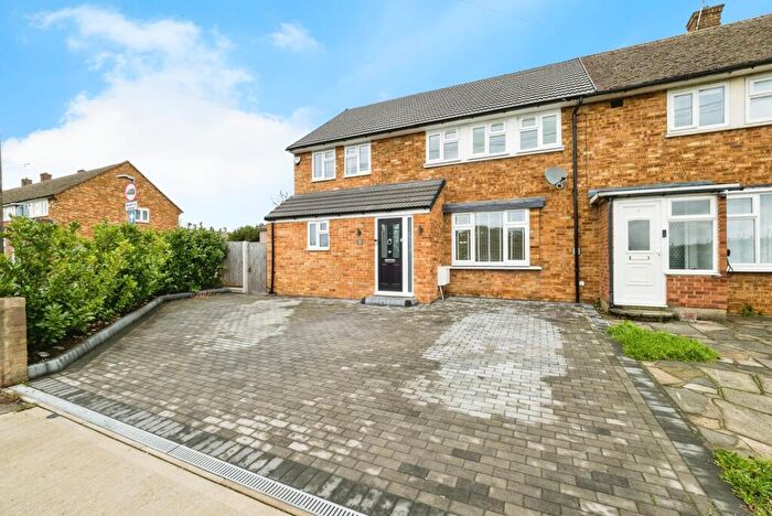 4 Bedroom End Of Terrace House For Sale In Arisdale Avenue, South Ockendon, Thurrock, Essex, RM15