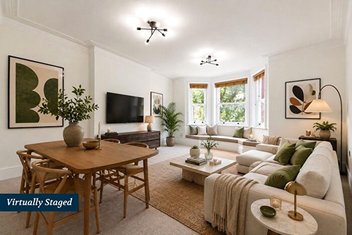 2 Bedroom Flat For Sale In Lyncroft Gardens, West Hampstead, NW6