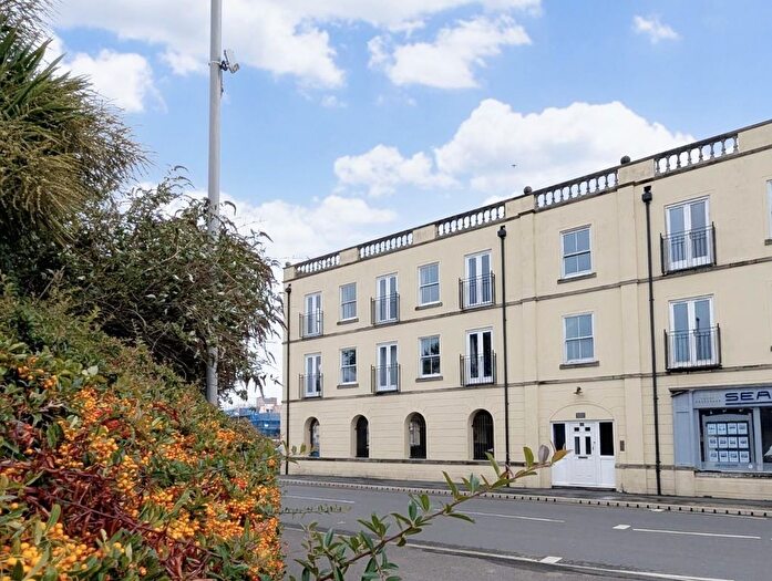 2 Bedroom Flat For Sale In Marina Place, Weymouth, DT4