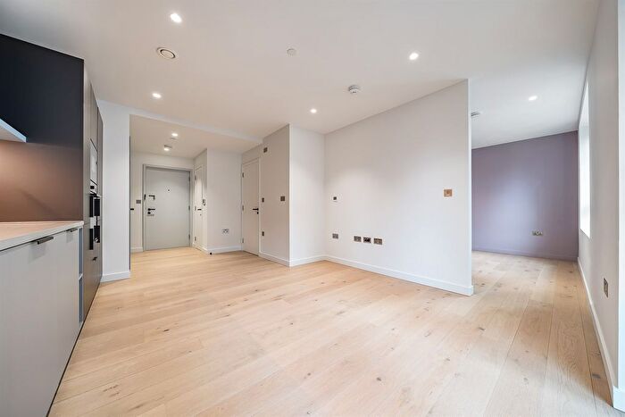 Studio To Rent In Peninsula Gardens, Chandlers Avenue, Lower Riverside, Greenwich Peninsula, SE10