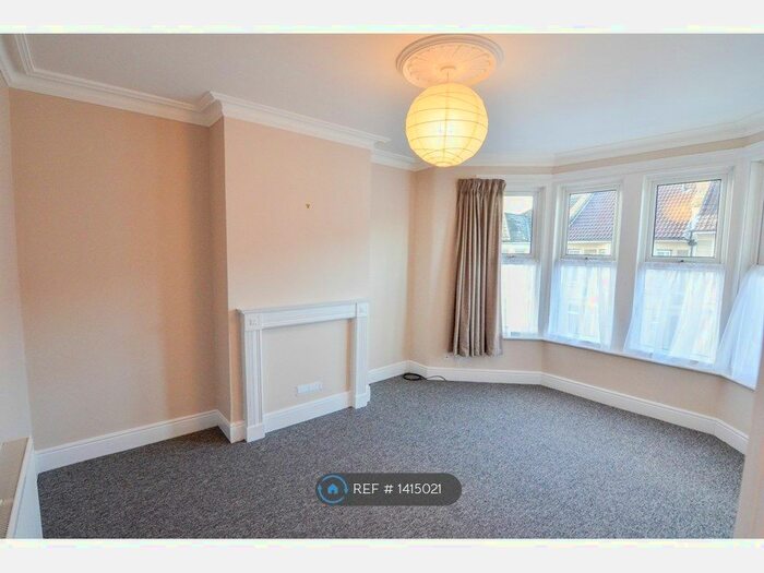 2 Bedroom Flat To Rent In Horfield, Bristol, BS7