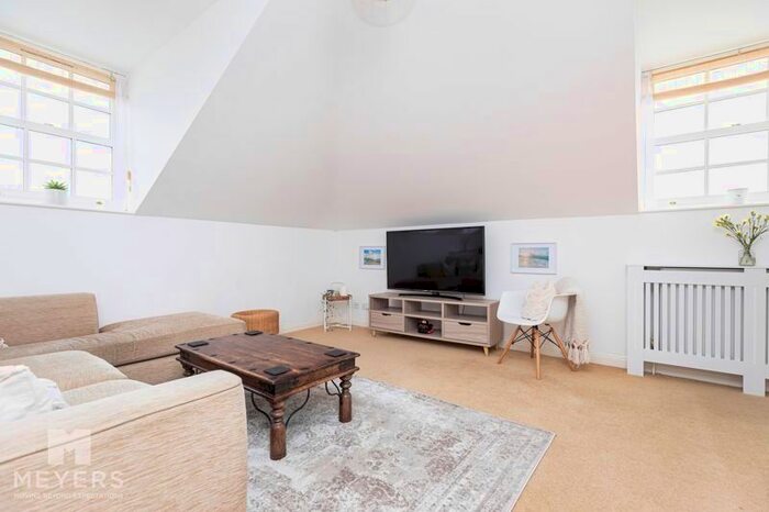 2 Bedroom Flat To Rent In The Stables, Dragoon Way, Christchurch, BH23