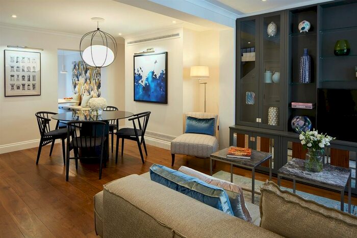 3 Bedroom Town House To Rent In Cheval Pl, Knightsbridge, SW7