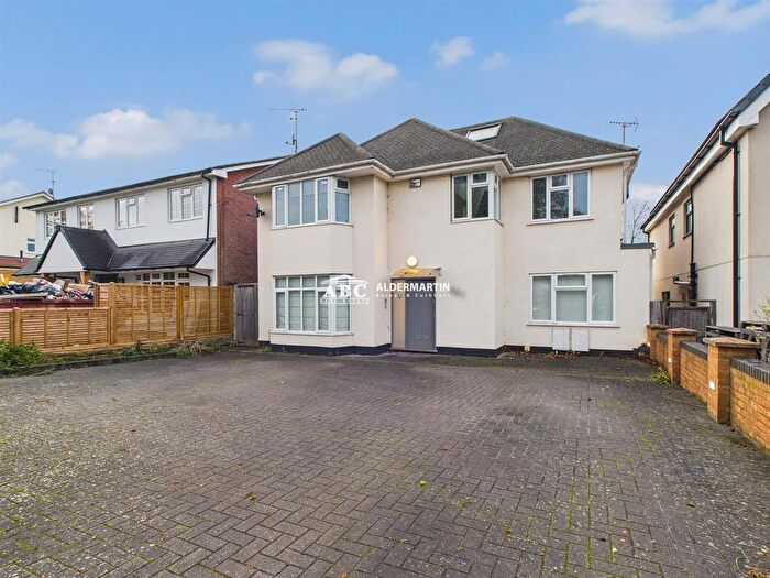 5 Bedroom Detached House To Rent In Edgwarebury Lane, Edgware, HA8