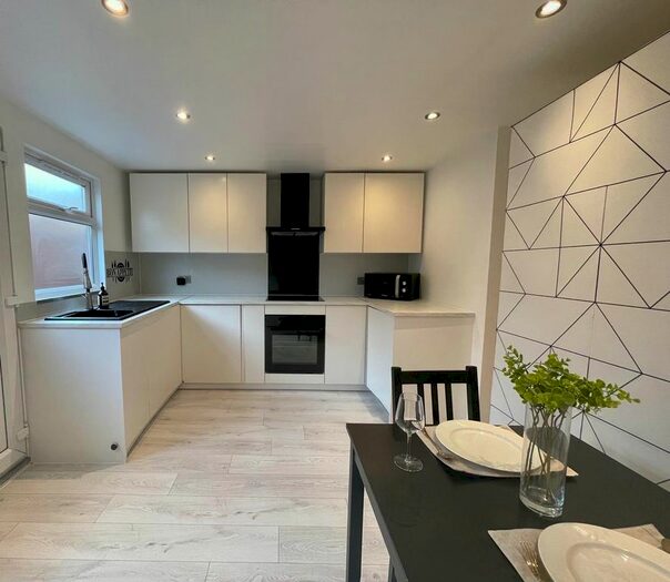 Studio To Rent In Babington Road, London, NW4