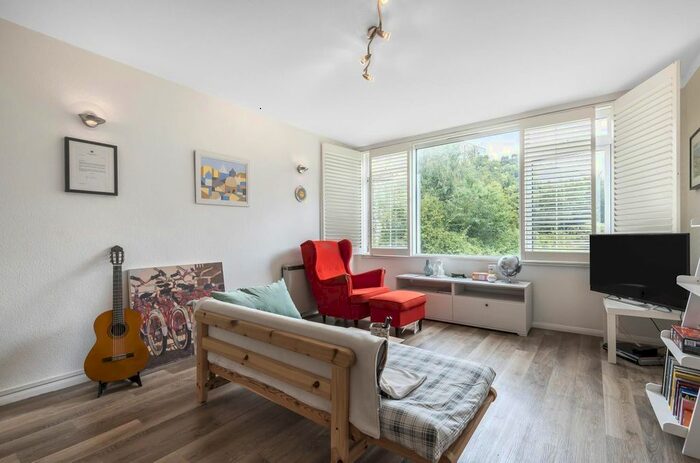 1 Bedroom Flat To Rent In Hill Court, Putney Hill, Putney, SW15
