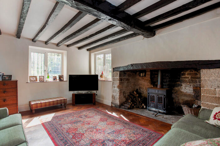 4 Bedroom Detached House For Sale In Hilltop Lane, Caterham, CR3