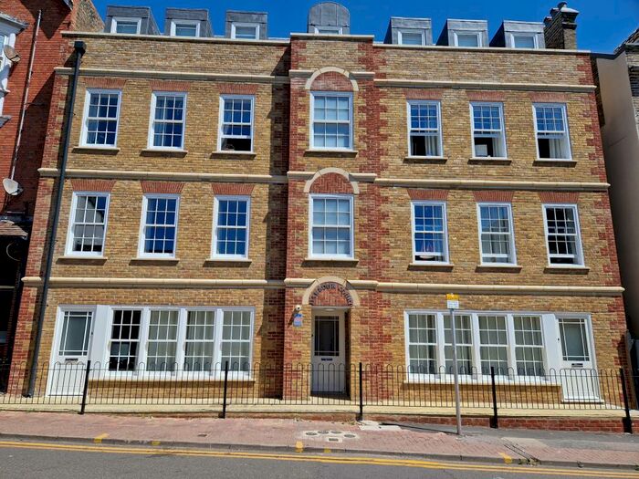 1 Bedroom Flat To Rent In Harbour Court, High Street, CT11