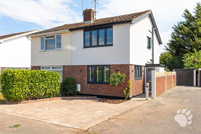 2 Bedroom Semi-Detached House For Sale In Reeds Way, Wickford, SS12