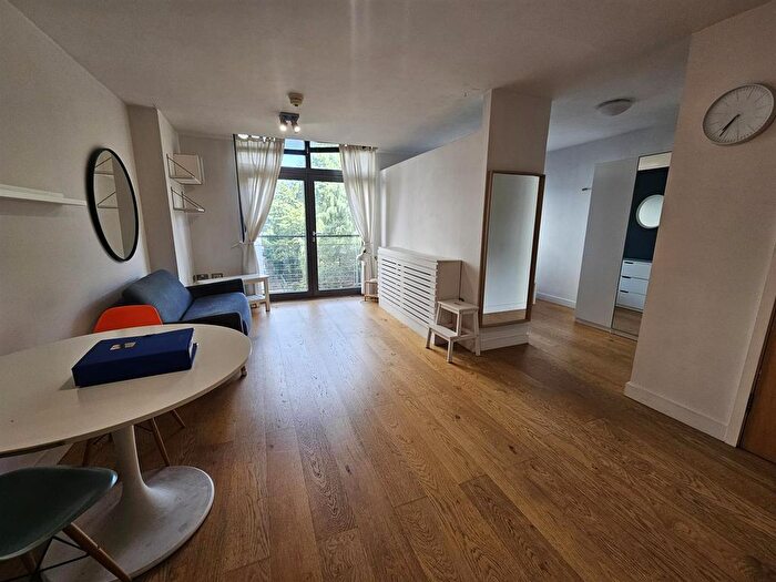 1 Bedroom Flat To Rent In Rossetti Place, Lower Byrom Street, Manchester, M3