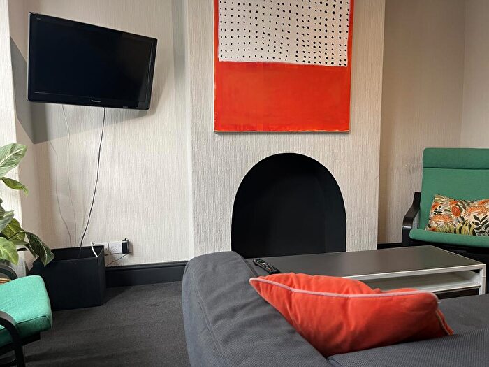 3 Bedroom Terraced House To Rent In Bedroom Student House // /, LN1