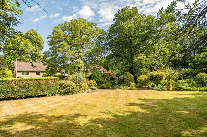 4 Bedroom Detached House For Sale In Guildford Road, Farnham, Surrey, GU10