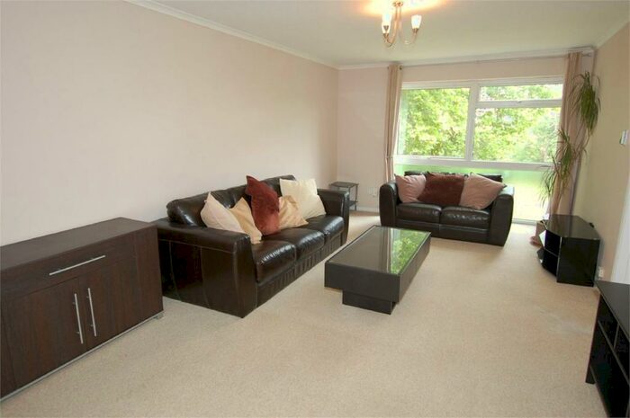 1 Bedroom Flat To Rent In Russell Court, London Lane, Bromley, BR1