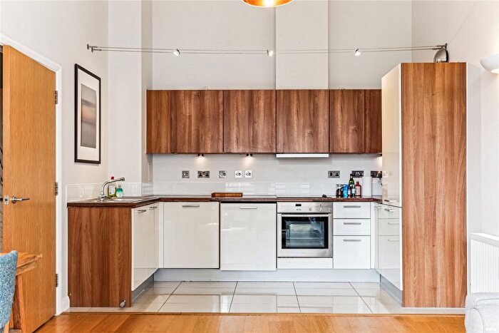 1 Bedroom Flat To Rent In Anthony Court, Larden Road, London, W3