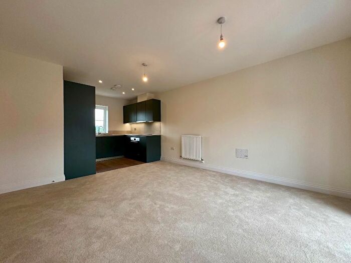 3 Bedroom Maisonette To Rent In Bluebell Way, Bracknell, RG42