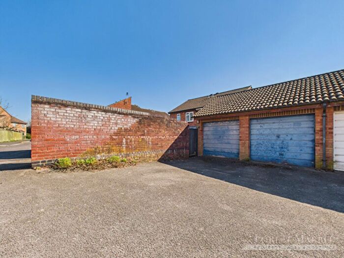 3 Bedroom Terraced House For Sale In Mulberry Court, Frome, BA11