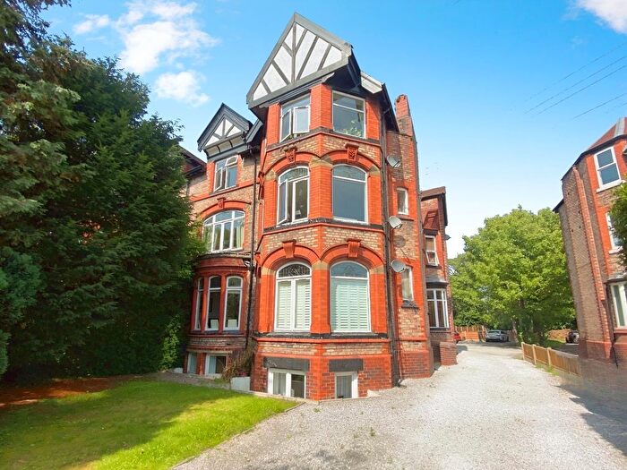 2 Bedroom Flat For Sale In Lapwing Lane, Didsbury, Manchester, M20