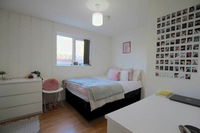 4 Bedroom Flat To Rent In Richmond, Richmond Road, Cathays, Cardiff, CF24