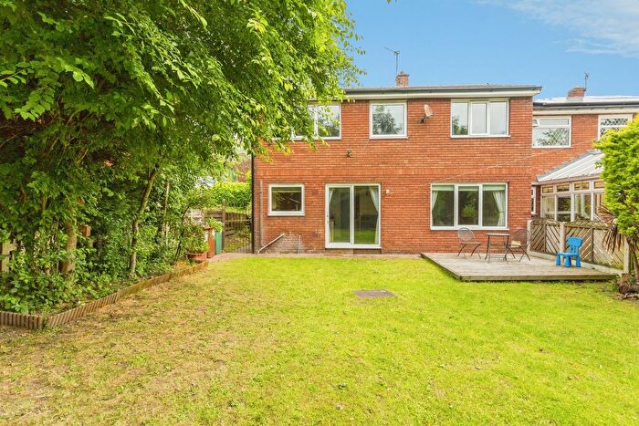 3 Bedroom Semi-Detached House For Sale In Linton Road, Wakefield, WF1