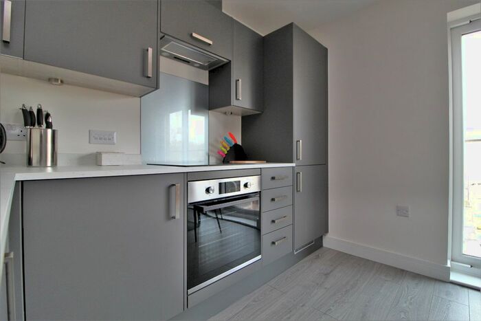 1 Bedroom Studio To Rent In Vivian Court, Marlowes, Hemel Hempstead, HP1