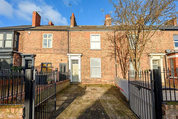 3 Bedroom Terraced House For Sale In Holgate Road, York, YO24