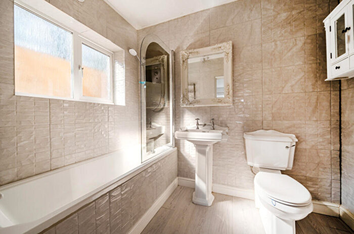 6 Bedroom Detached House For Sale In Westminster Drive, Kings Heath, Birmingham, B14