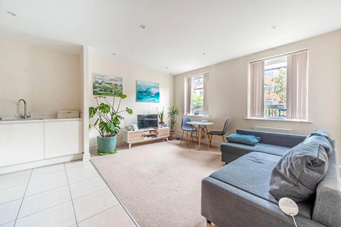 2 Bedroom Flat To Rent In Riverside Place, Pinner, HA5