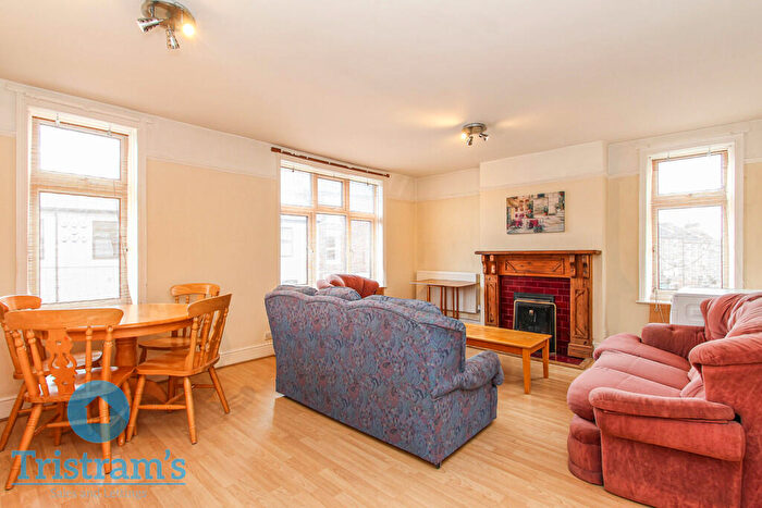 2 Bedroom Flat To Rent In Park Road, Lenton, NG7