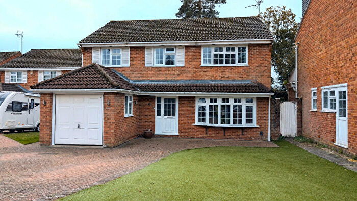 4 Bedroom Detached House For Sale In The Fairway, Whitehill, Hampshire, GU35