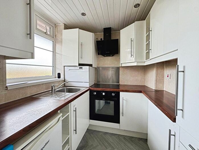 1 Bedroom Flat To Rent In Wilmslow Road, East Didsbury, Greater Manchester, M20