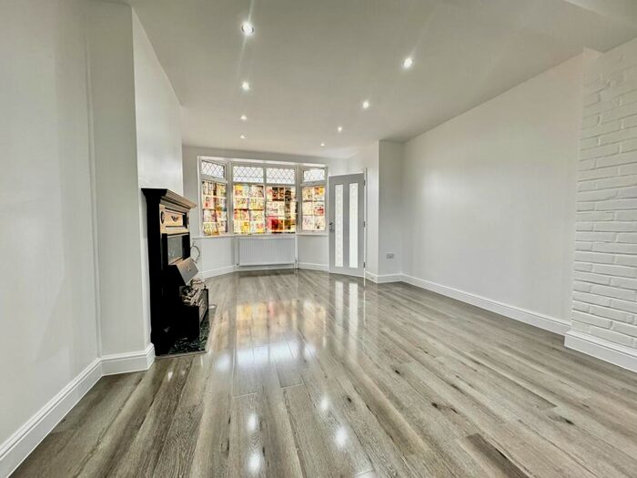 3 Bedroom House To Rent In Belvedere, DA17