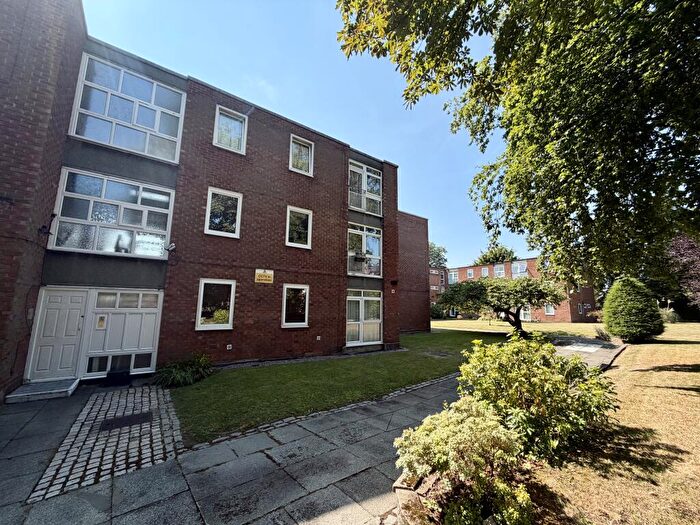 2 Bedroom Flat To Rent In Gwynant Place, Withington, M20