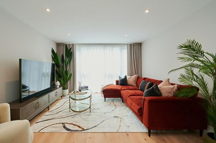 3 Bedroom Apartment To Rent In Flat, Baker, Baker Street, London, NW1