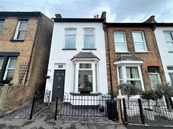 2 Bedroom End Of Terrace House To Rent In Brighton Avenue, Southend-On-Sea, SS1