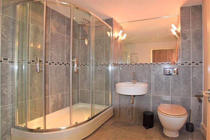 2 Bedroom Apartment To Rent In Palatine Road, Manchester, M20