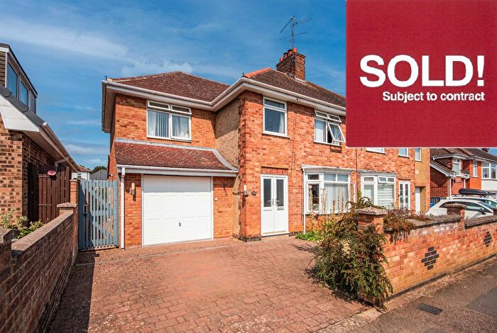 4 Bedroom Semi Detached House For Sale In Scott Road, Kettering, NN16