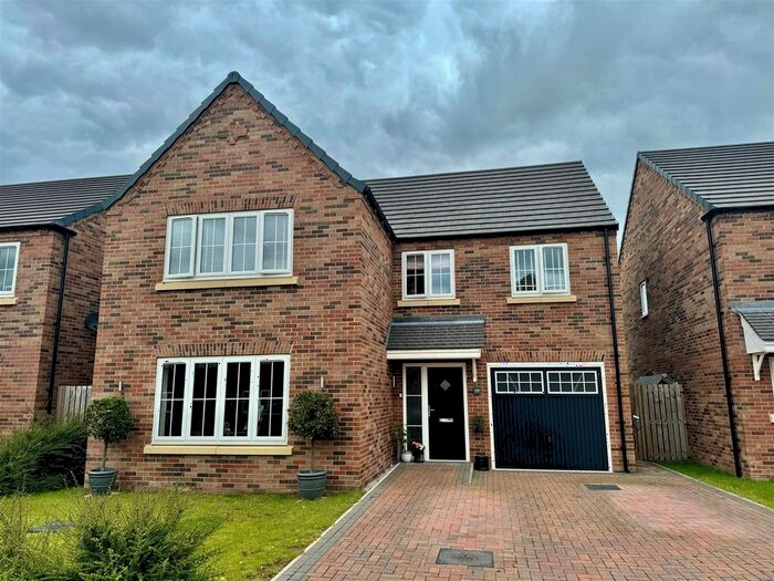 4 Bedroom Detached House For Sale In Roman Drive, Pocklington, York, YO42
