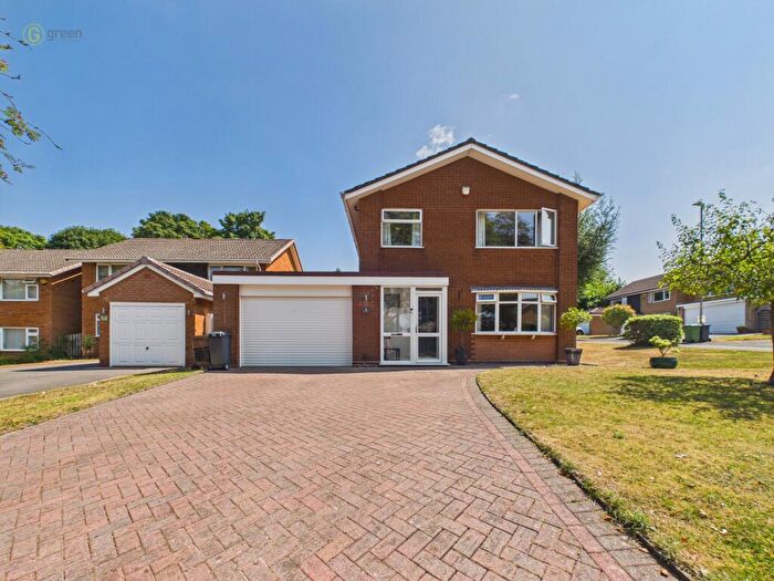 4 Bedroom Detached House For Sale In Redwood Close, Streetly, B74