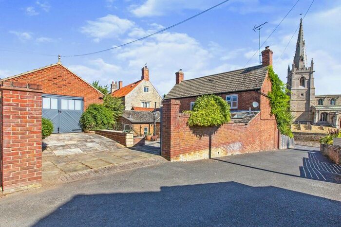 2 Bedroom Character Property For Sale In School Lane, Islip, Kettering, NN14